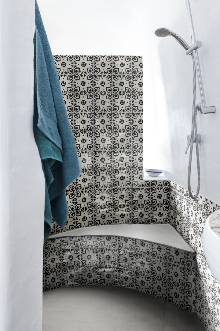Marazzi Memoria gres o efekcie koloru na podłodze w nowoczesnym domu