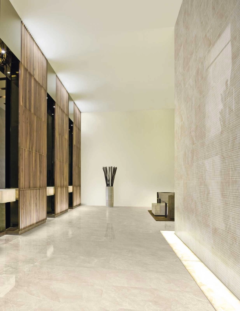 Gres porcelanowy Ragno Imperiale efekt marmur w nowoczesnej aranżacji salonu