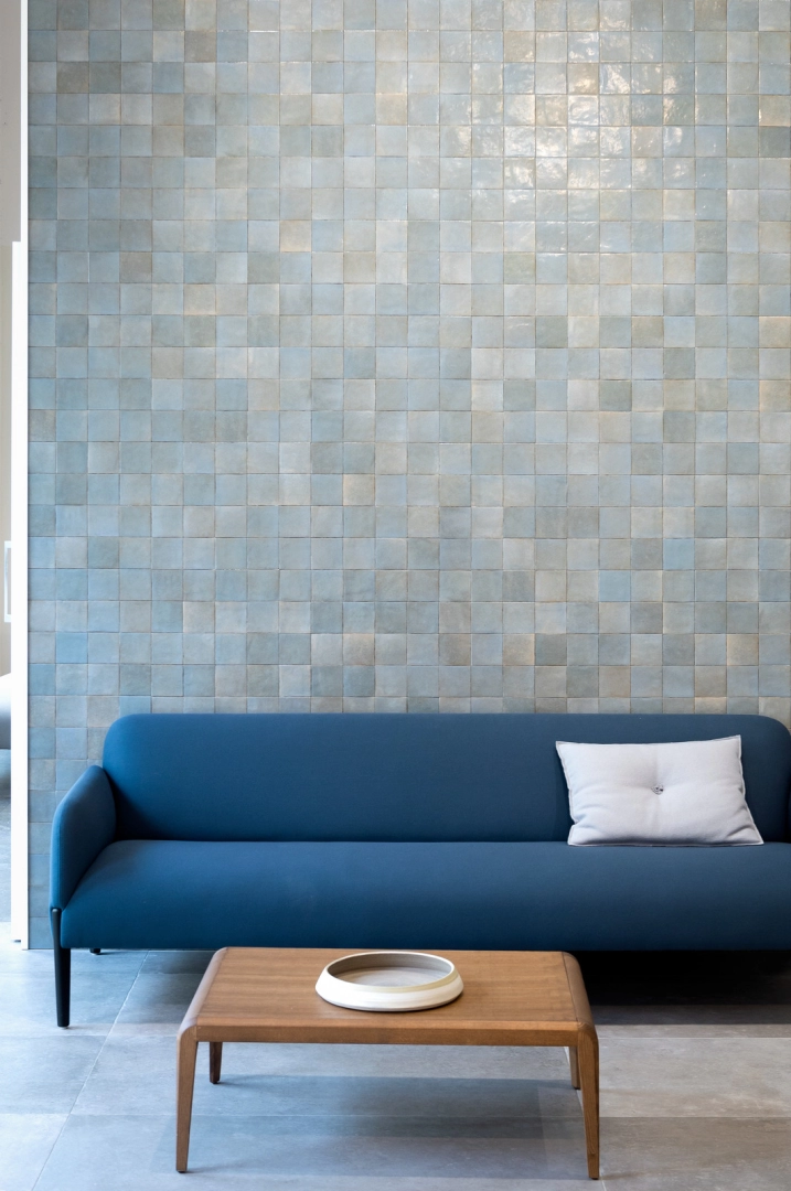 Gres porcelanowy Ragno Mélange efekt kolor w luksusowym salonie