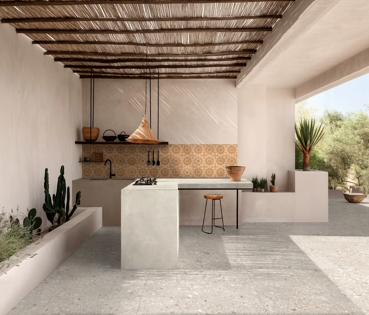 Ragno Realstone Ceppo gres o efekcie terrazzo na podłodze w nowoczesnym domu