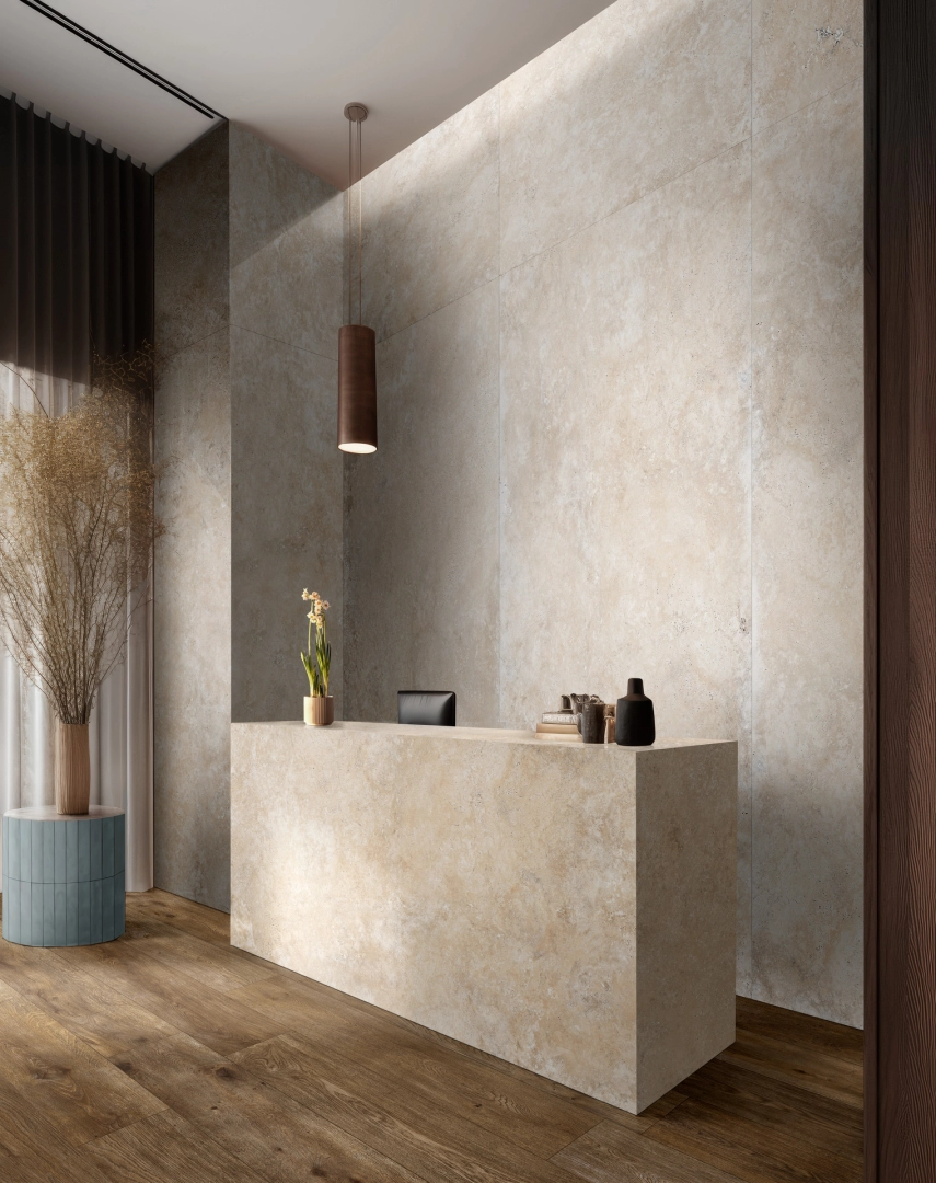 Gres Ragno Inedito efekt drewno w minimalistycznym salonie