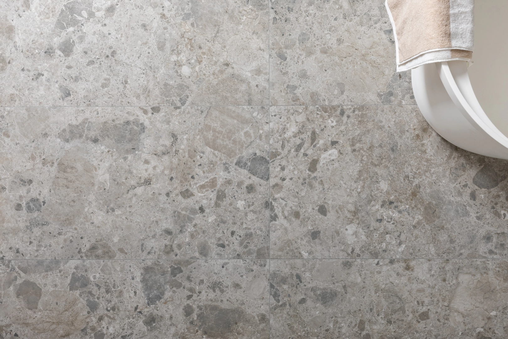 Gres porcelanowy Ragno Eterna o efekcie terrazzo, Kamień, Beton, Marmur w sypialni