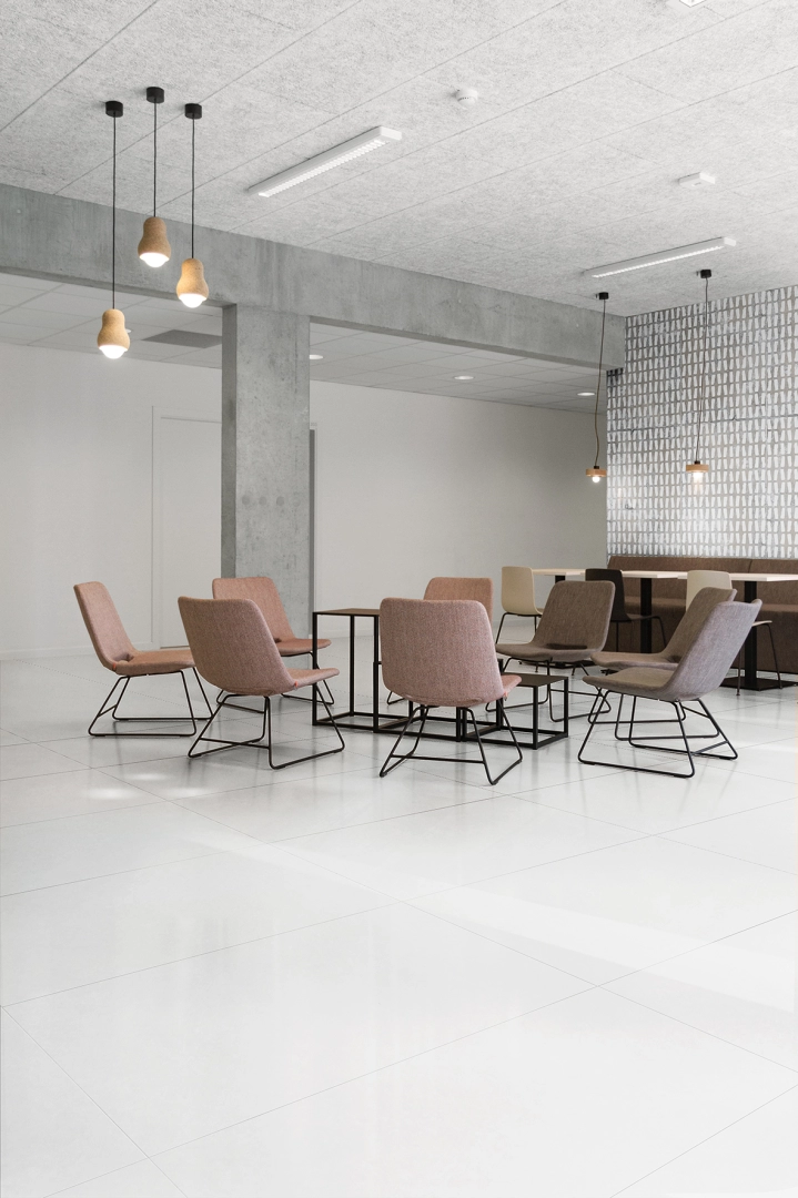 Gres Abk CHROME efekt kolor - aranzacja w eleganckiej lazience