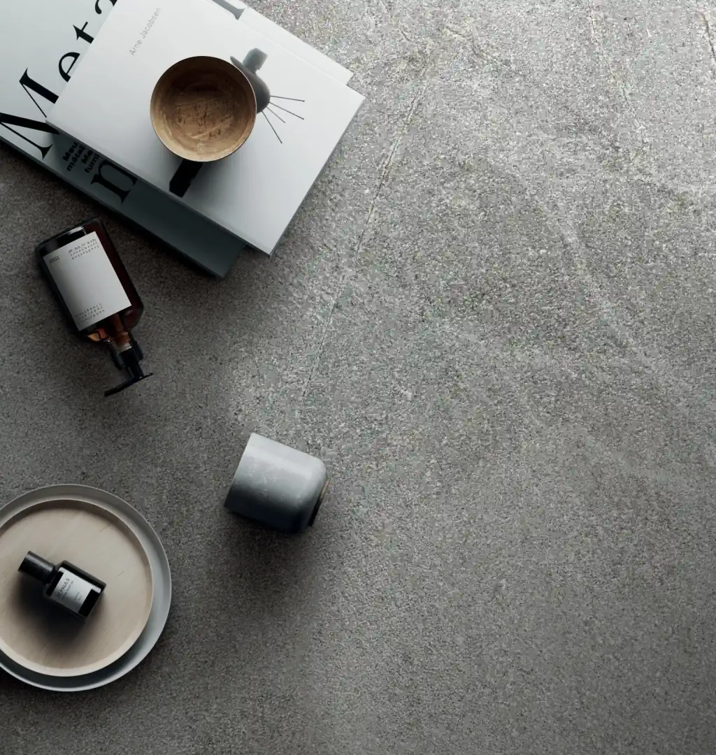 Gres Abk ATLANTIS efekt terrazzo, kamień - aranzacja w eleganckiej lazience