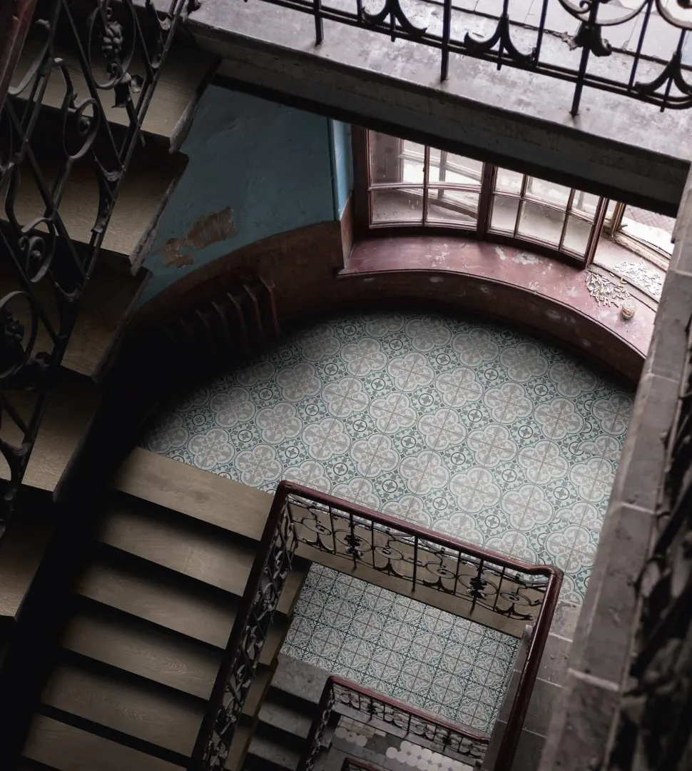 Gres Apavisa ANTICO efekt wzór - aranzacja w eleganckiej lazience
