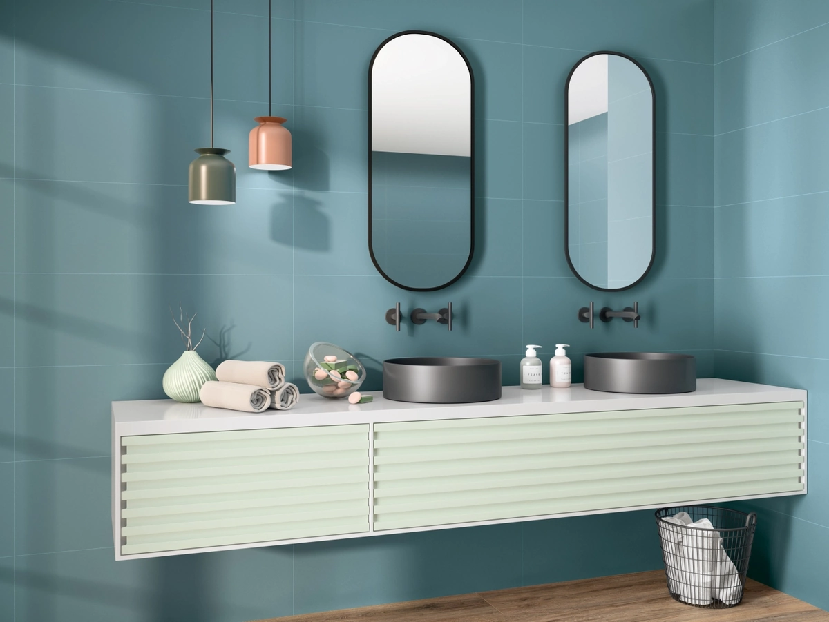 Gres Ape COLORFUL efekt kolor - aranzacja w korytarzu z naturalnym swiatlem