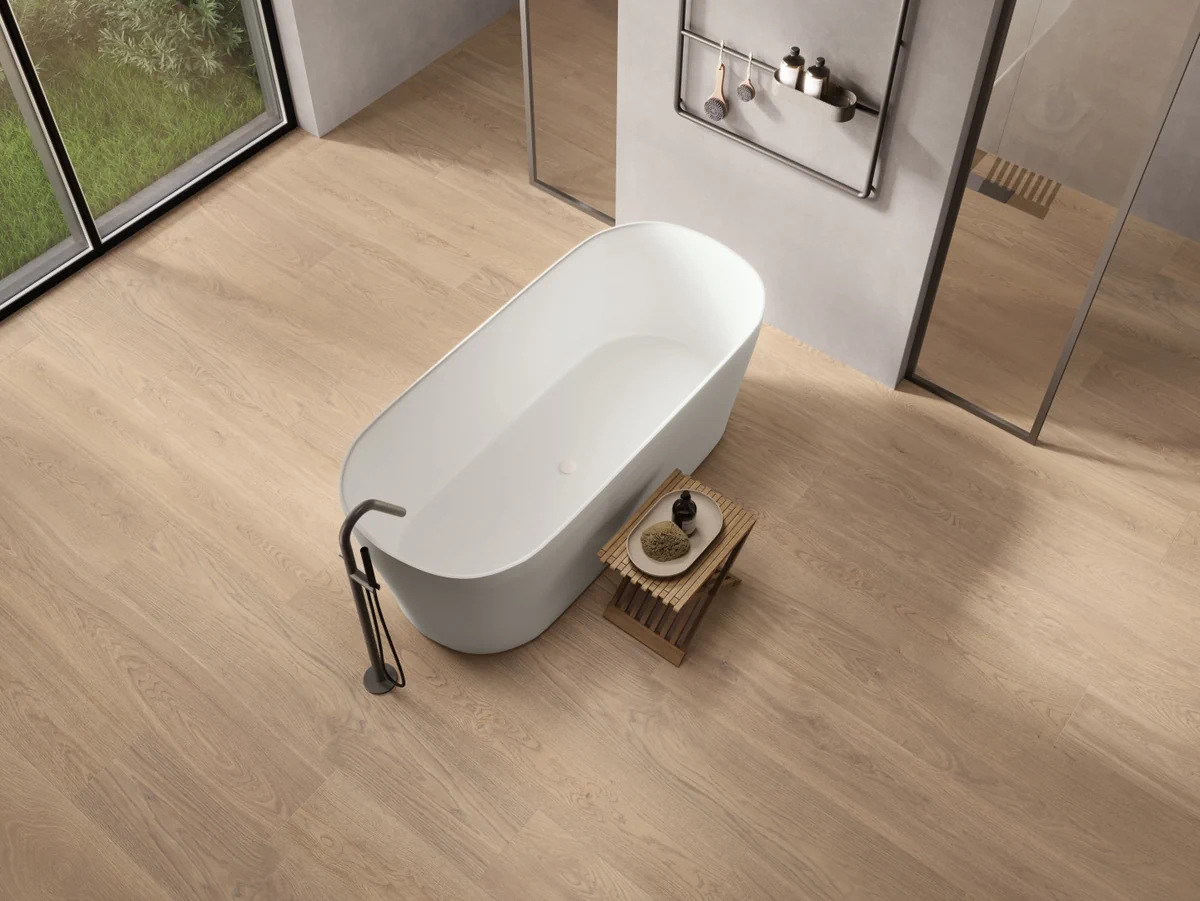 Gres Ape AUTHENTIC efekt drewno - aranzacja w minimalistycznym wnetrzu