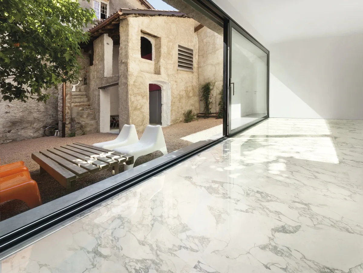 Gres Ariostea MARMI CLASSICI efekt marmur - aranzacja w eleganckiej lazience