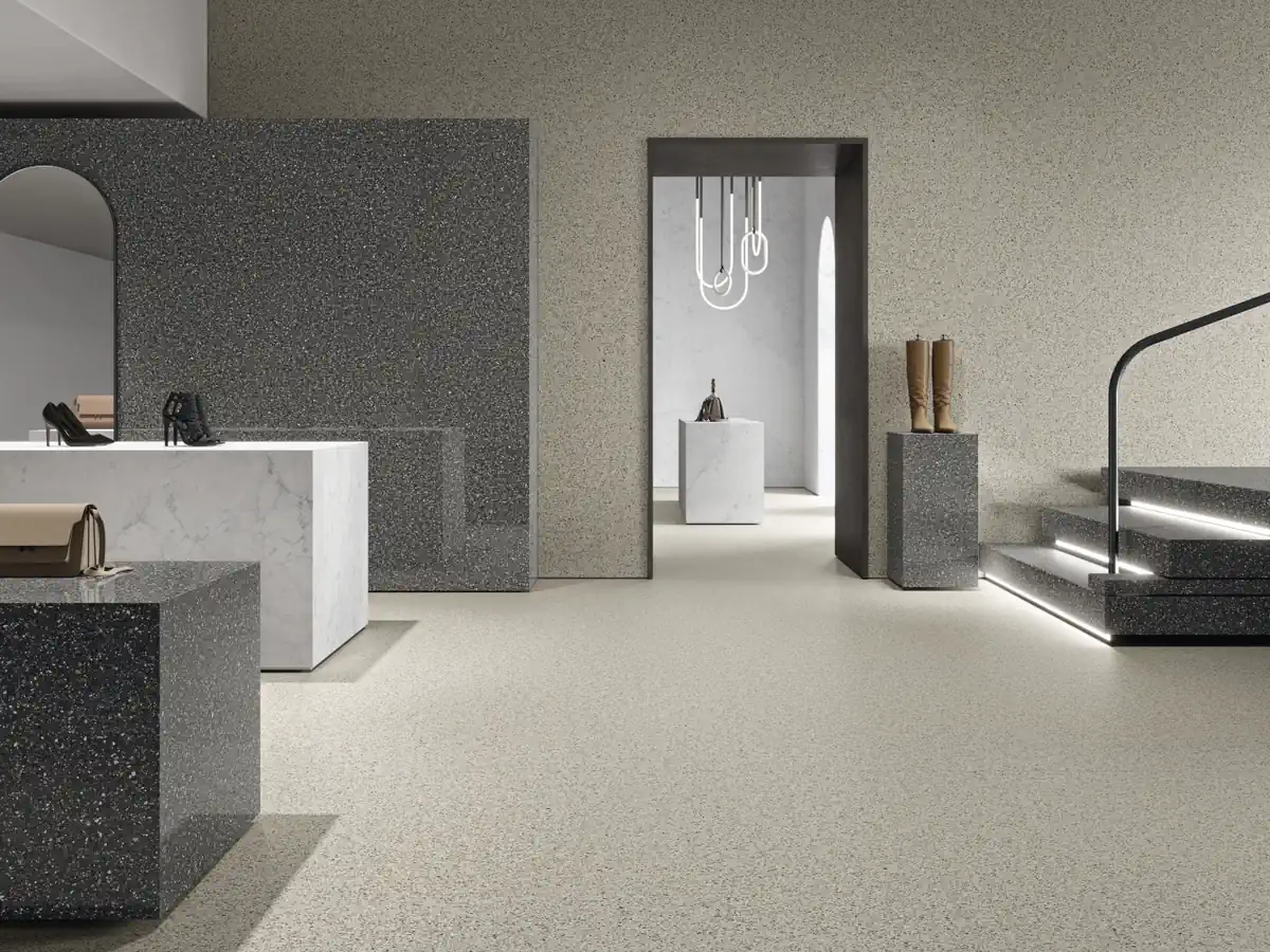 Gres Ariostea ACCADEMIA efekt terrazzo - aranzacja w nowoczesnym salonie