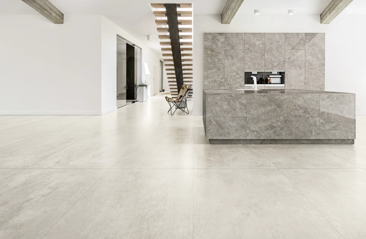 Gres Ariostea CON.CREA. efekt beton - aranzacja w elewacji domu