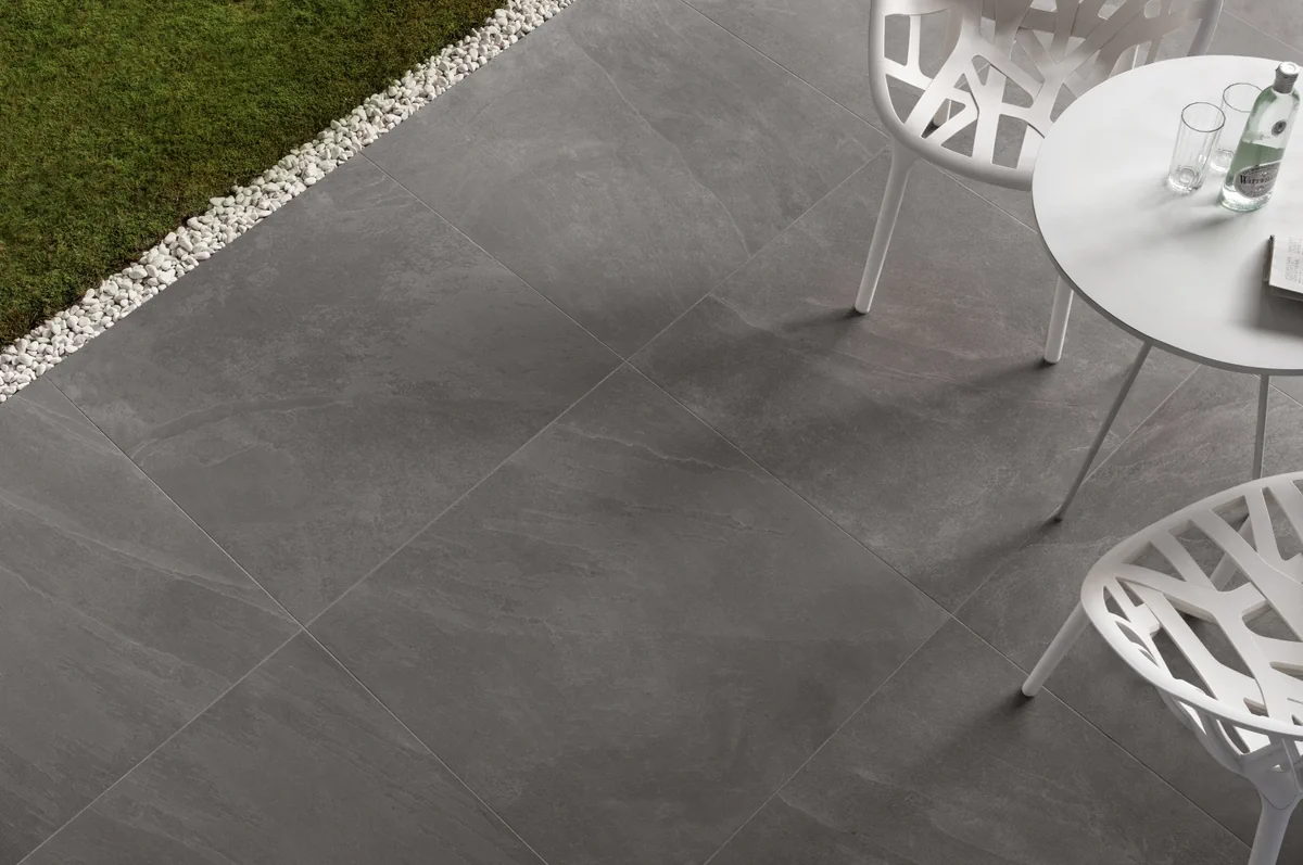 Gres Ascot GENTLE STONE efekt kamień - aranzacja w eleganckiej lazience