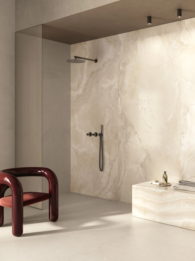 Gres Ascot SLABS efekt marmur, beton - aranzacja w elewacji domu