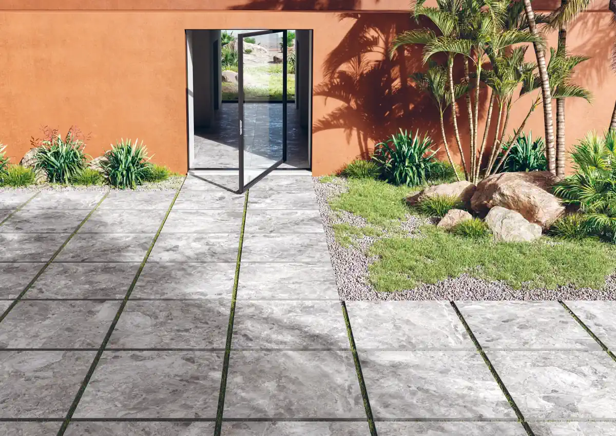 Gres Ascot GARDEN20 efekt kamień, beton - aranzacja w przestronnym holu