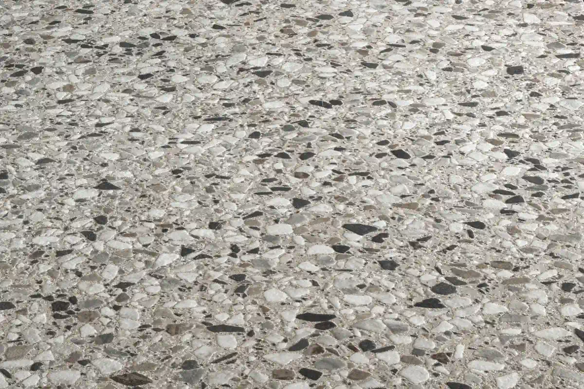 Gres Ascot KADO efekt beton, terrazzo - aranzacja w elewacji domu