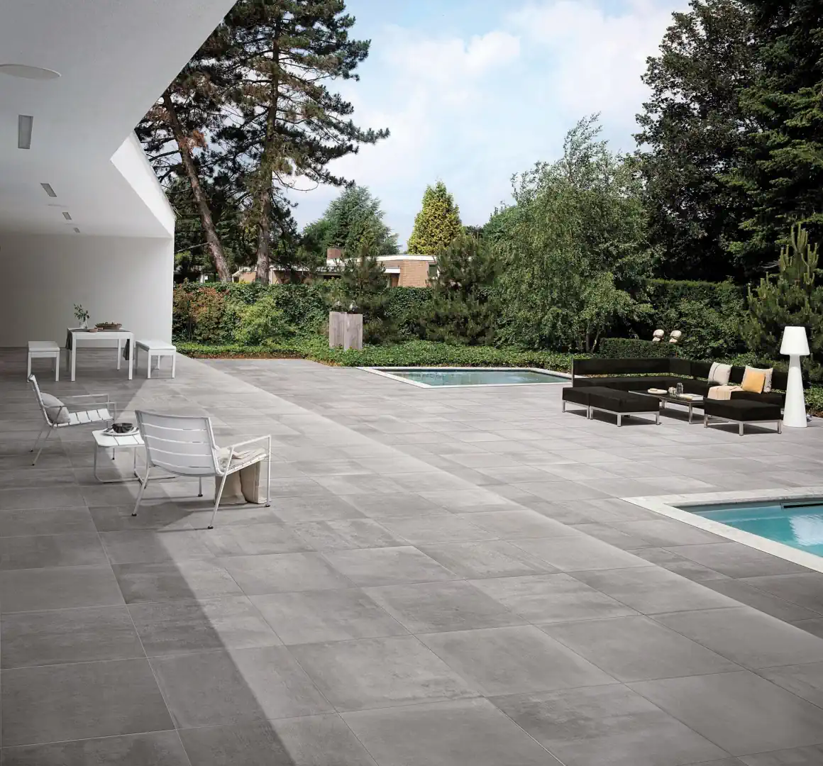 Gres Ascot GARDEN20 efekt kamień, beton - aranzacja w przestronnym holu