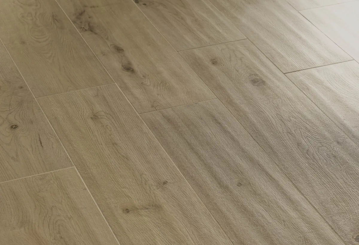 Gres Caesar REVER efekt drewno - aranzacja w eleganckiej lazience