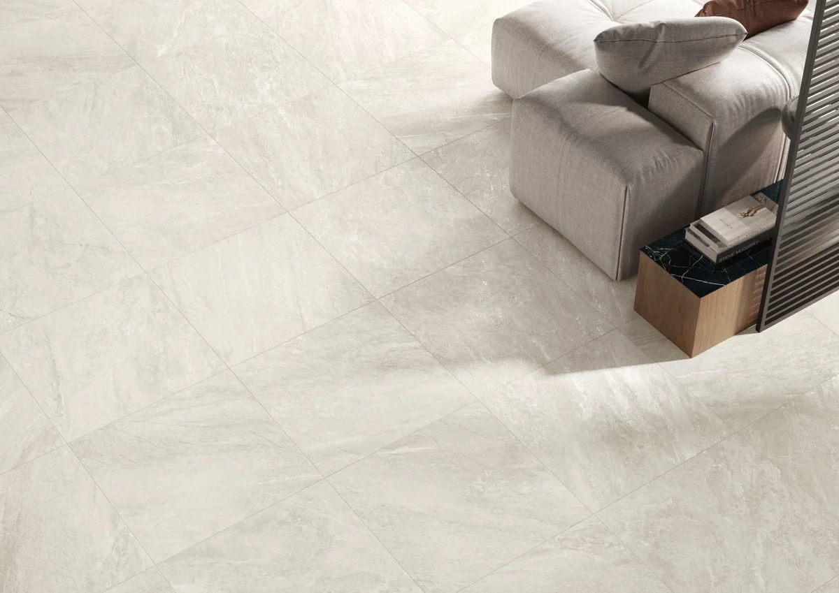 Gres Caesar QUARTZ ESSENCE efekt kamień - aranzacja w elewacji domu
