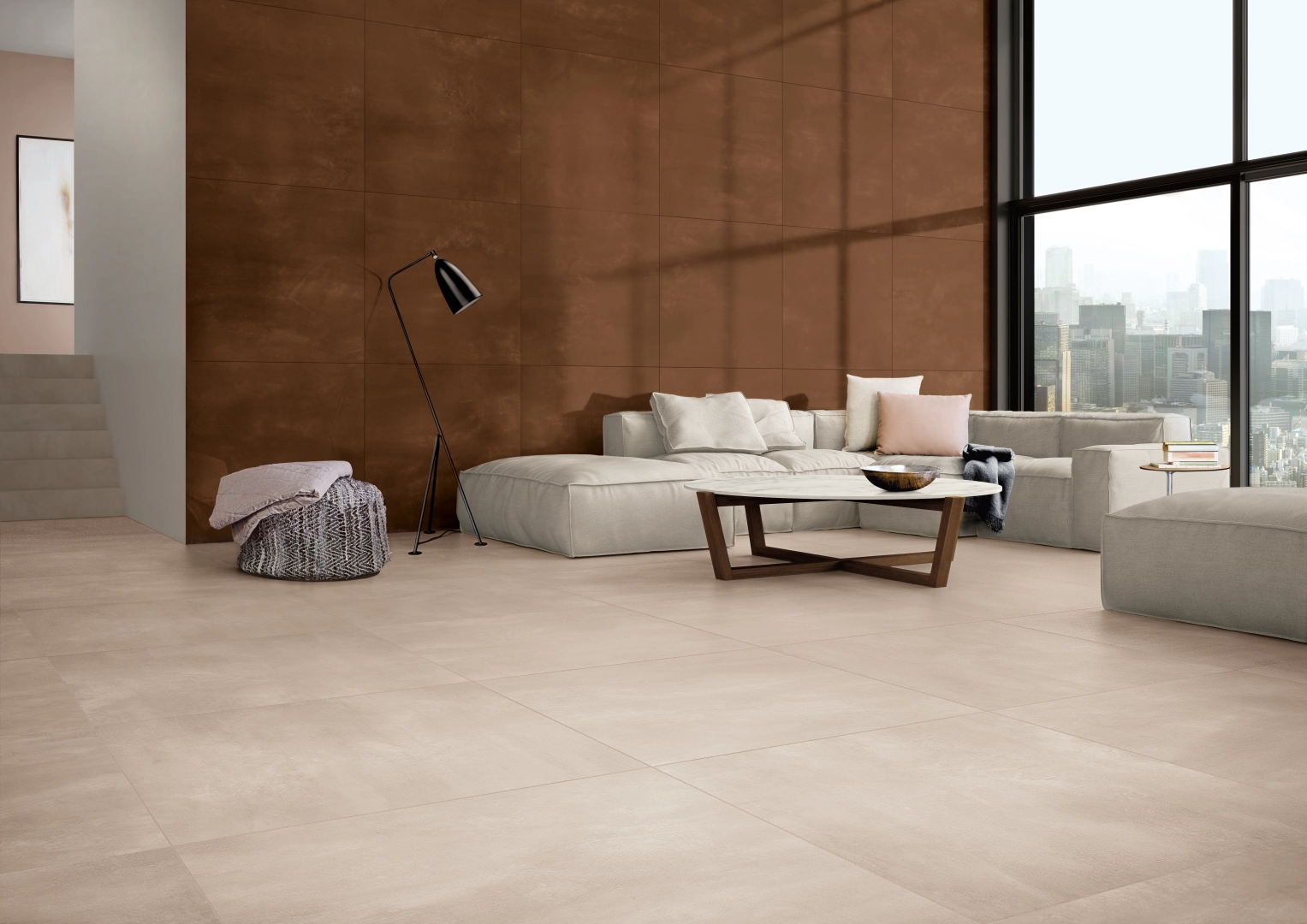 Gres Casalgrande Padana STEELTECH efekt beton, metal - aranzacja w korytarzu z naturalnym swiatlem