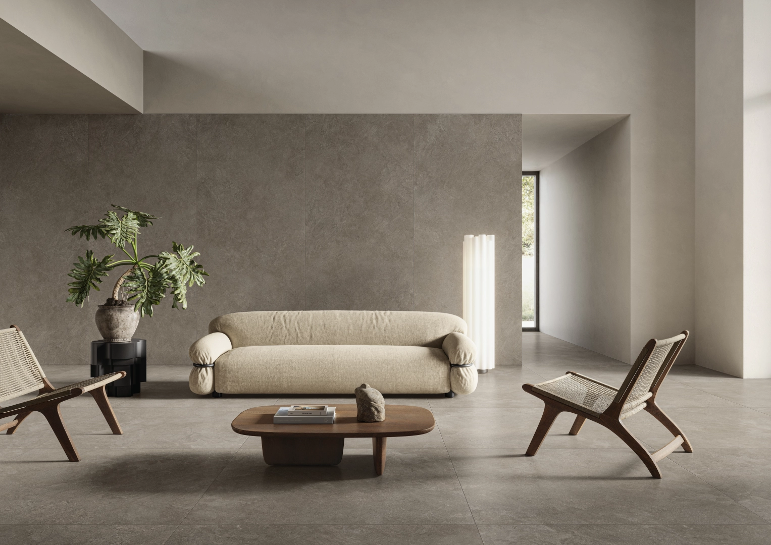Gres Casalgrande Padana LITHOS efekt kamień - aranzacja w korytarzu z naturalnym swiatlem