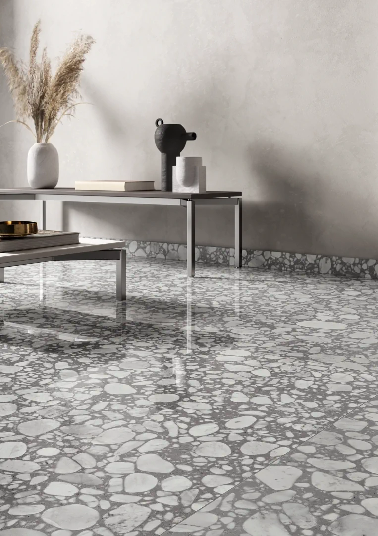 Gres Casalgrande Padana MACRO efekt terrazzo - aranzacja w przy kominku