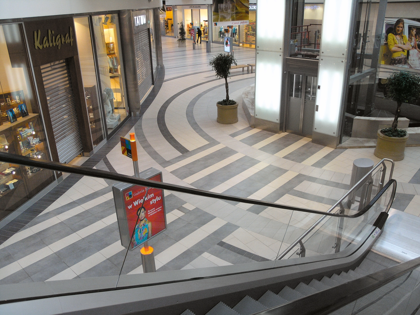 Gres Casalgrande Padana METEOR efekt kamień - aranzacja w eleganckiej lazience