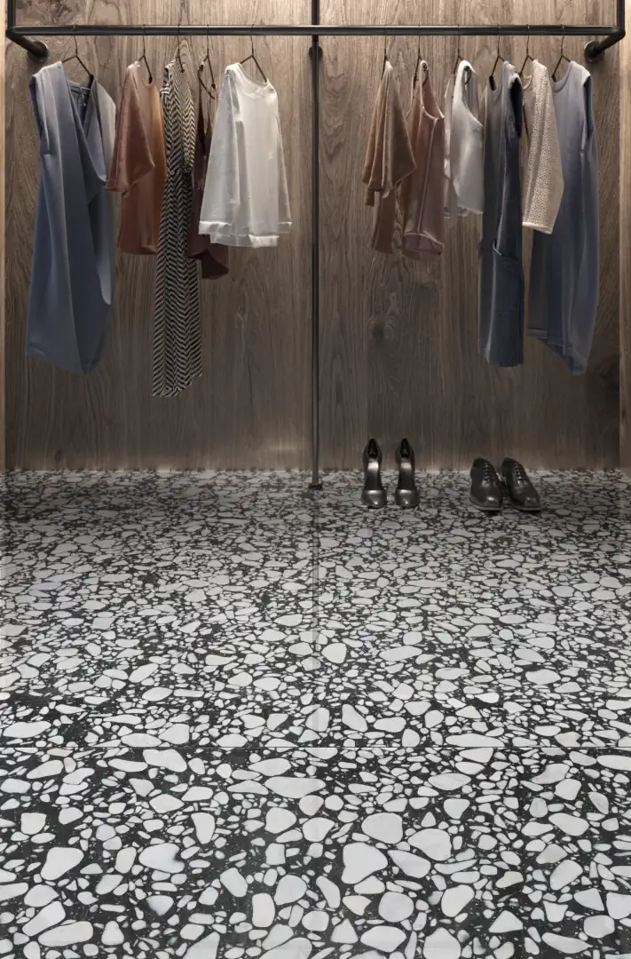 Gres Casalgrande Padana MACRO efekt terrazzo - aranzacja w przy kominku