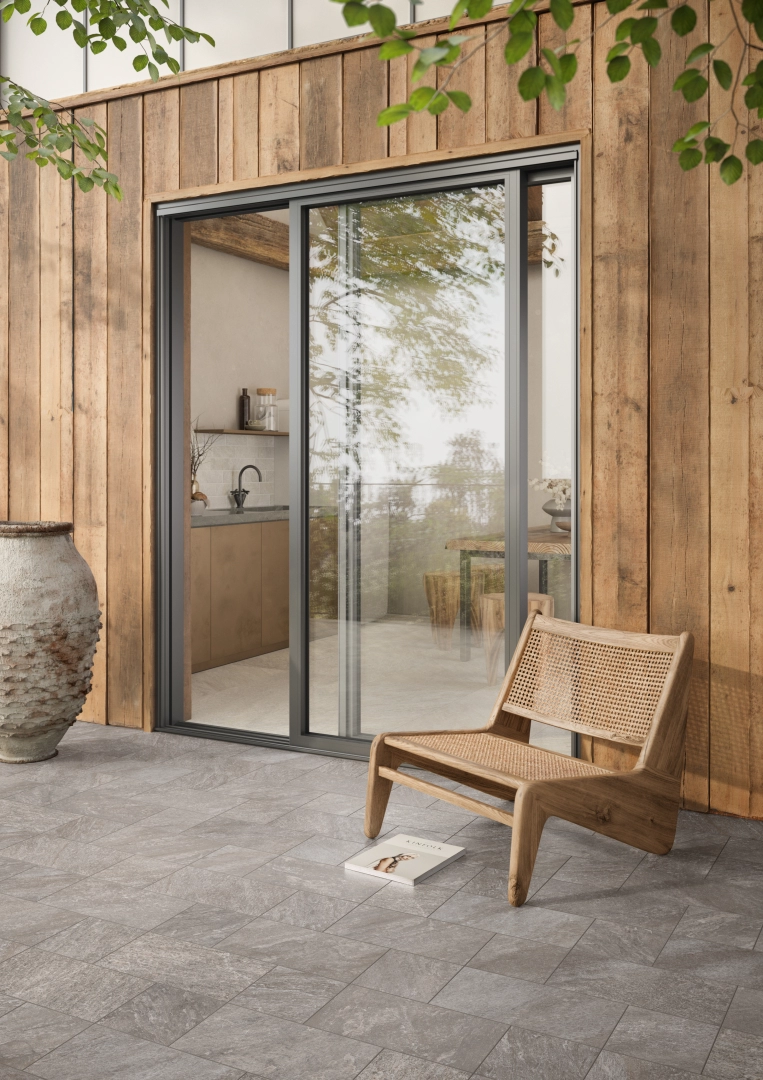 Gres Casalgrande Padana PETRA efekt kamień - aranzacja w eleganckiej lazience