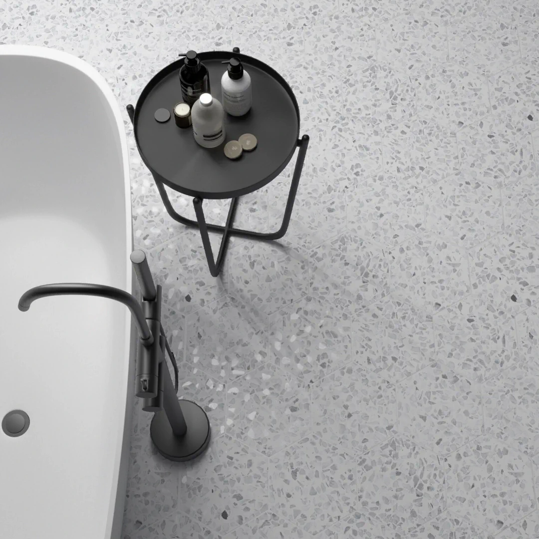 Gres Cifre RIAZZA efekt terrazzo - aranzacja w nowoczesnym salonie