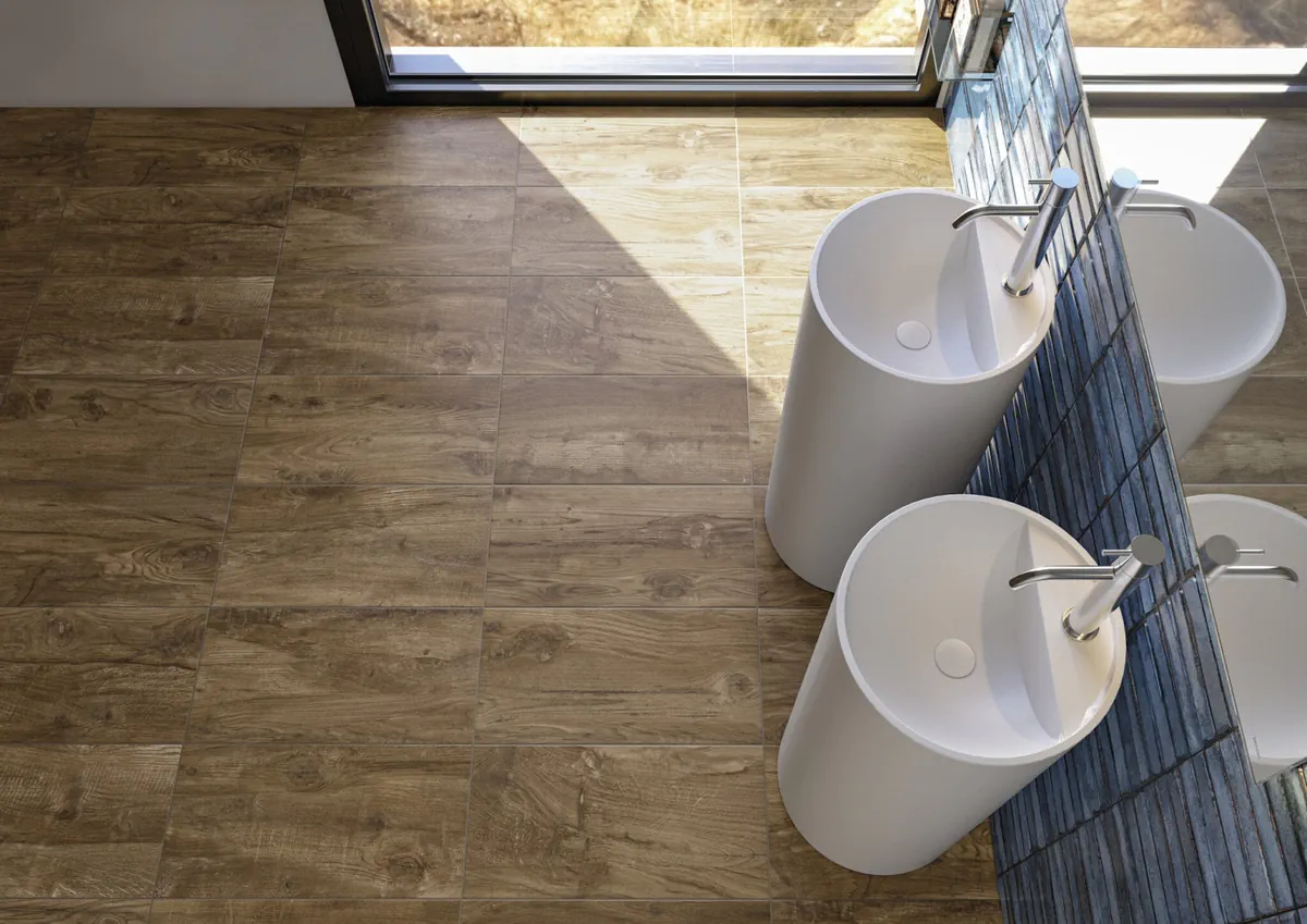 Gres Cifre NEBRASKA efekt drewno - aranzacja w eleganckiej lazience