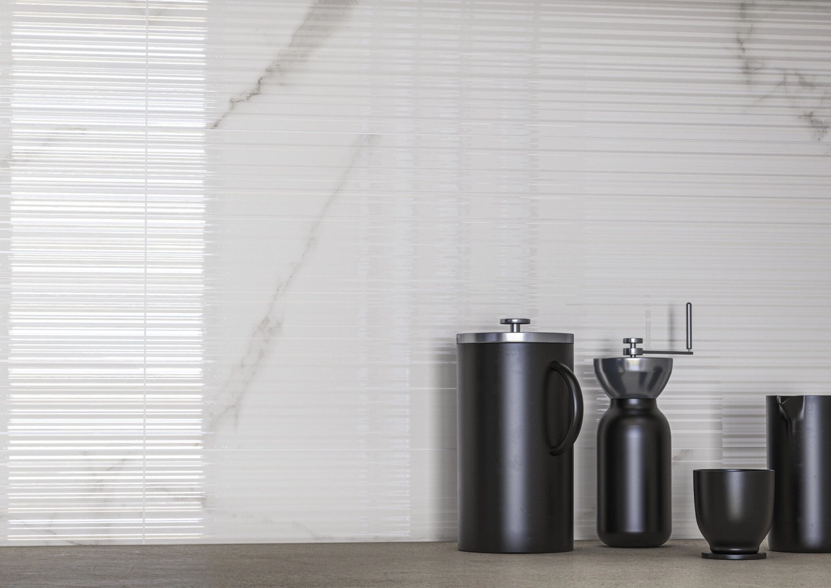 Gres Cifre BIANCO CARRARA efekt marmur - aranzacja w przestronnym holu