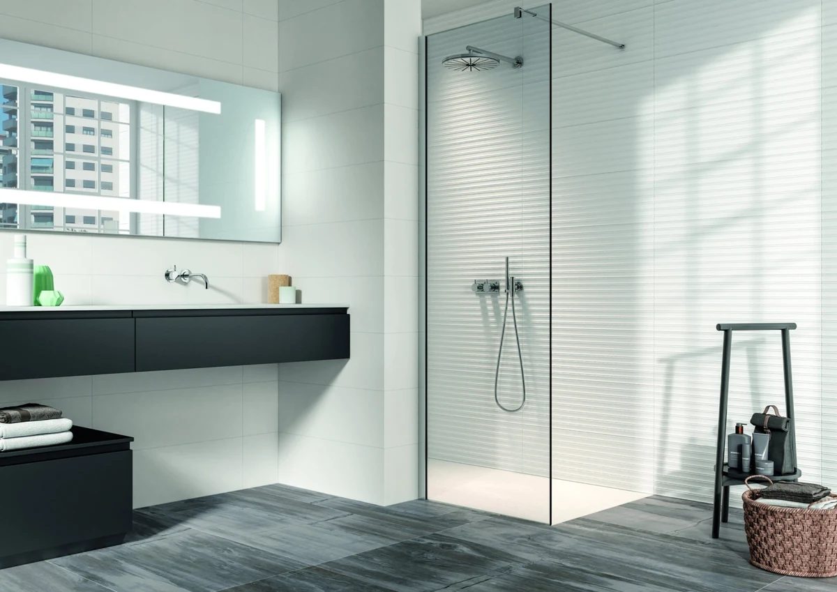 Gres Cifre PURE efekt kolor - aranzacja w przestronnym holu