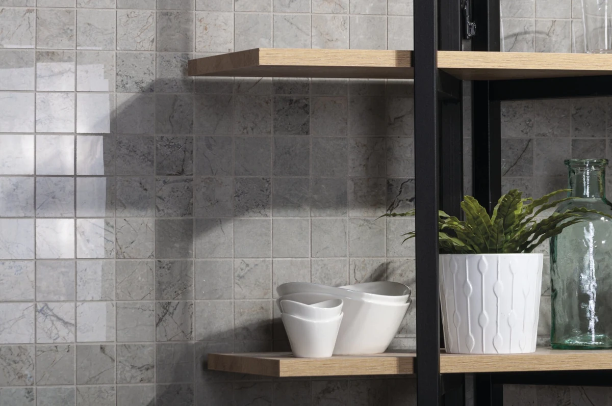 Gres Cifre EGEO efekt kamień - aranzacja w eleganckiej lazience