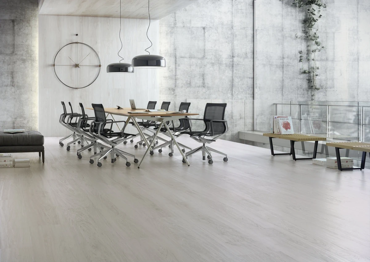 Gres Cifre OXFORD efekt drewno - aranzacja w minimalistycznym wnetrzu