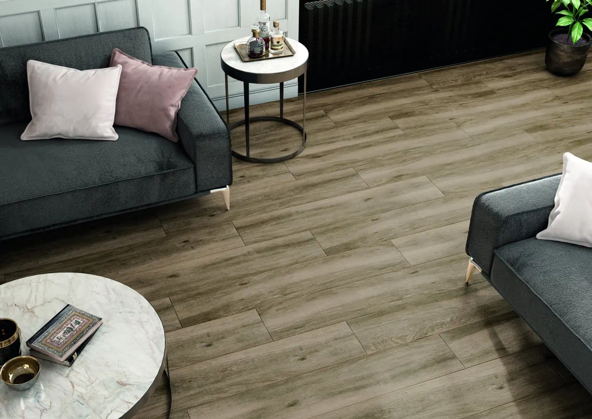 Gres Cifre OSLO efekt drewno - aranzacja w eleganckiej lazience