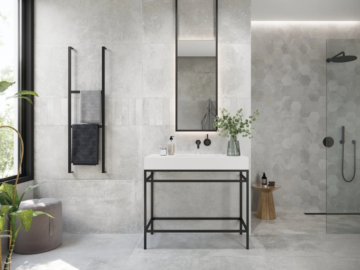 Gres Cifre MIDTOWN efekt kamień - aranzacja w eleganckiej lazience