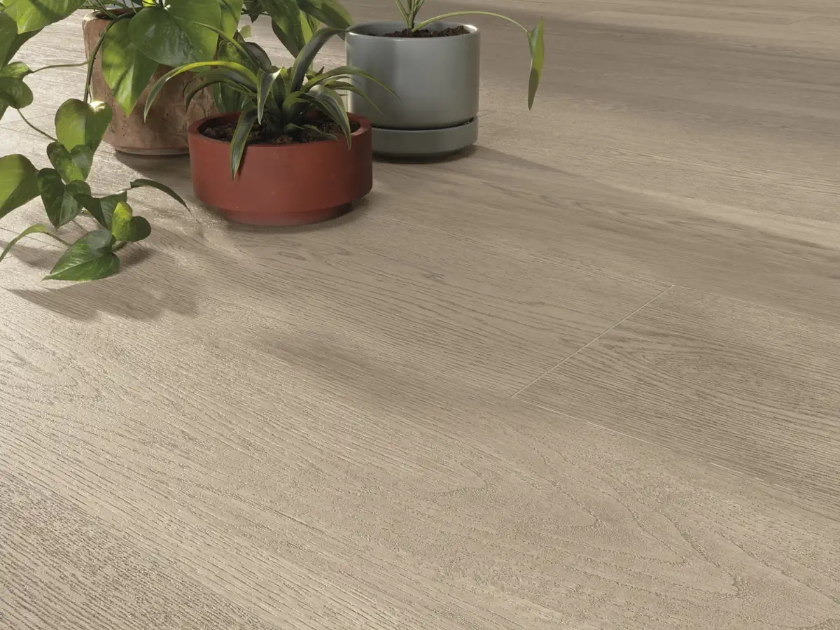 Gres Cifre HEARTWOOD efekt drewno - aranzacja w minimalistycznym wnetrzu