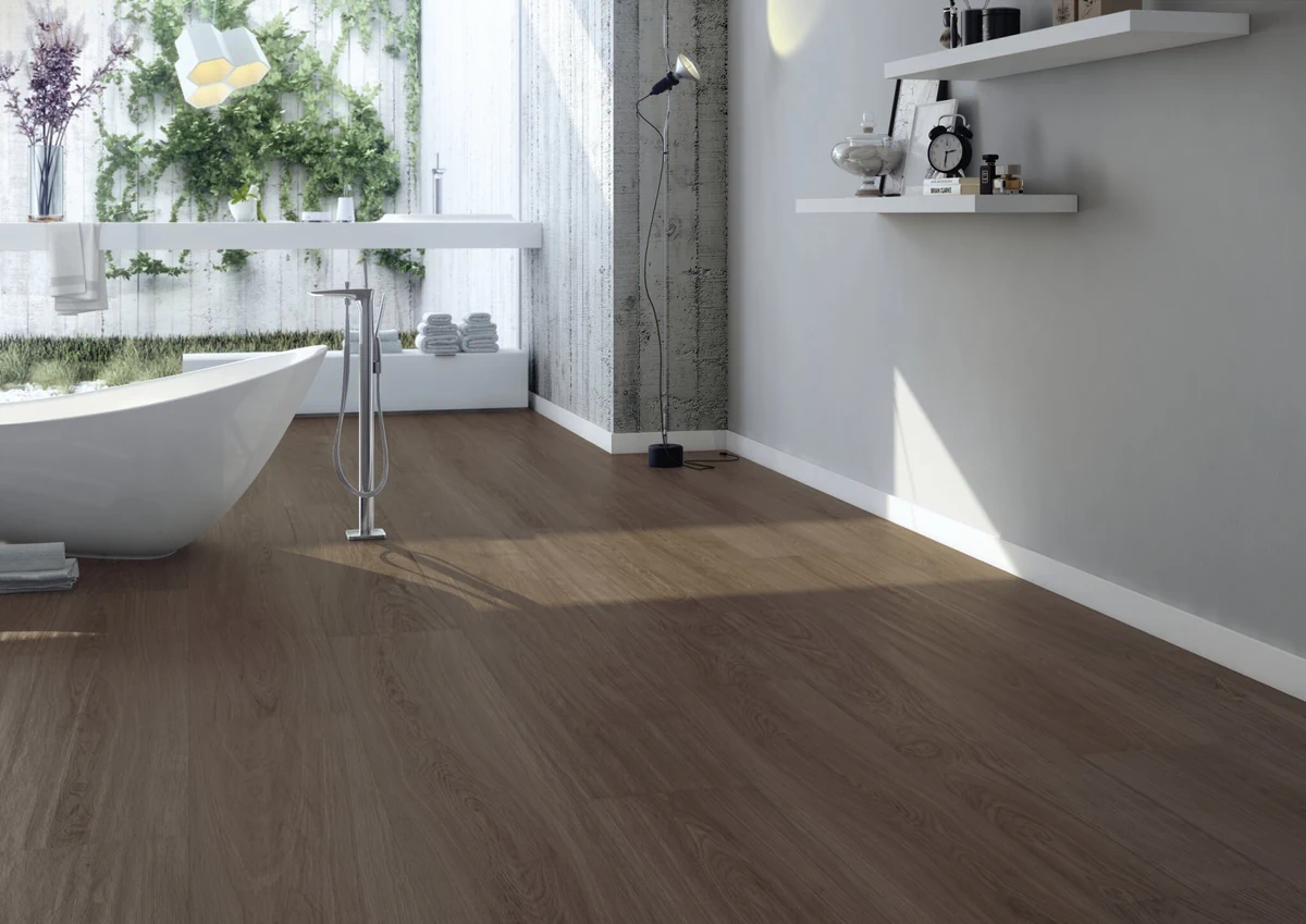 Gres Cifre OXFORD efekt drewno - aranzacja w eleganckiej lazience