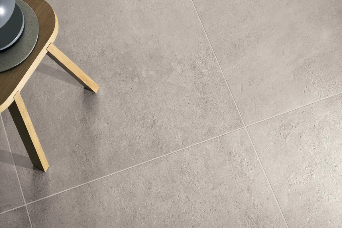 Gres Coem COTTOCEMENTO efekt beton - aranzacja w przestronnym holu