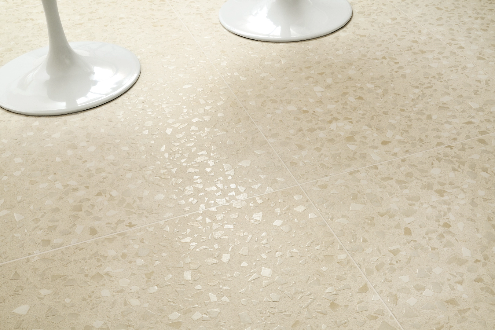 Gres Coem TERRAZZO efekt terrazzo - aranzacja w minimalistycznym wnetrzu