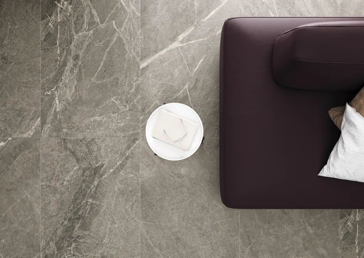 Gres Coem SOAP STONE efekt marmur, kamień - aranzacja w strefie dziennej z duzymi przeszkleniami
