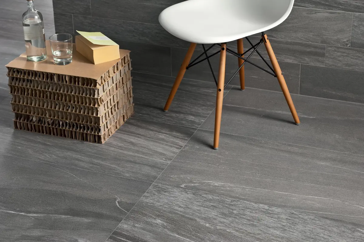 Gres Coem PIETRA VALMALENCO efekt kamień - aranzacja w eleganckiej lazience