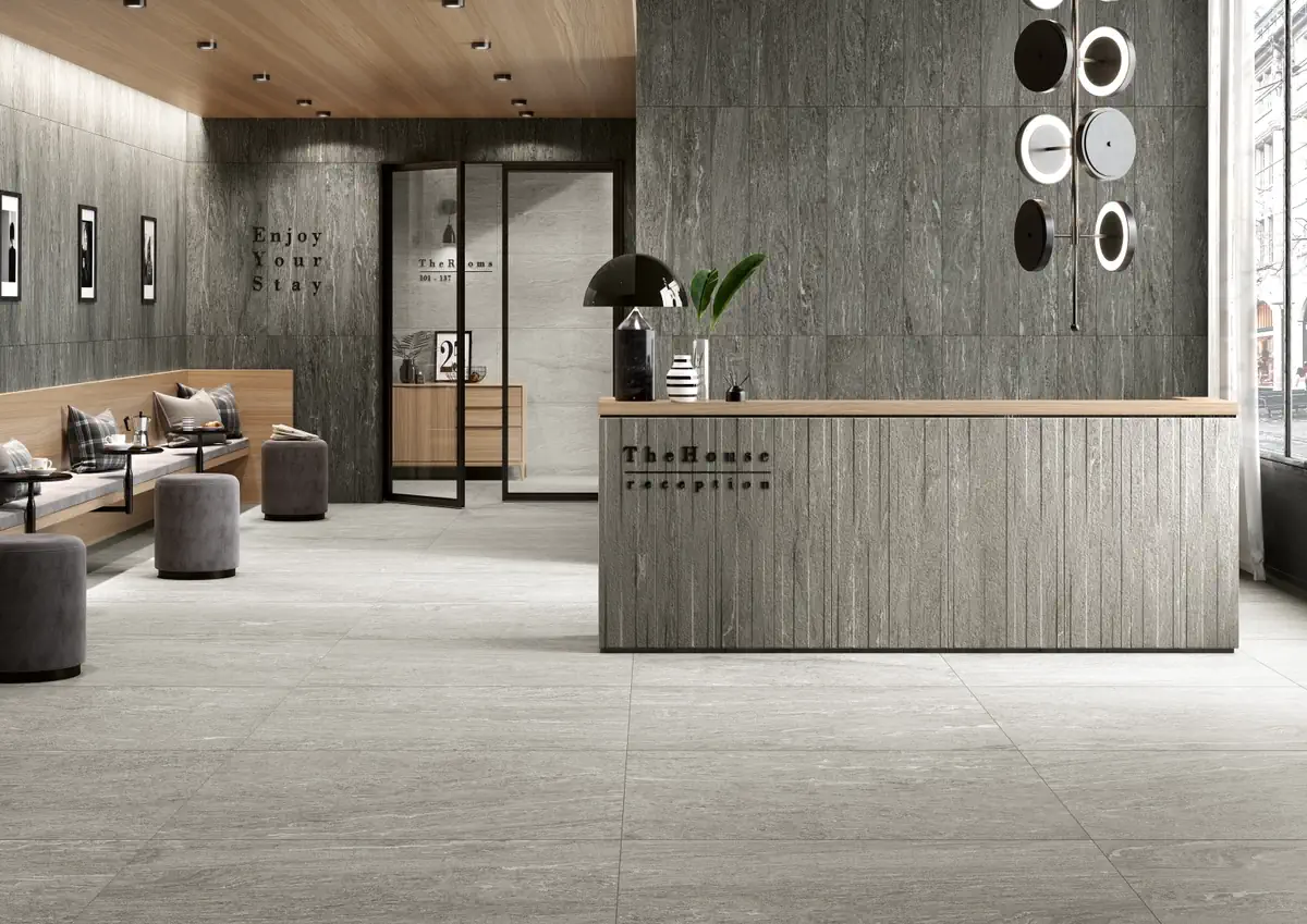 Gres Coem DUALMOOD STONE efekt beton, kamień - aranzacja w strefie dziennej z duzymi przeszkleniami