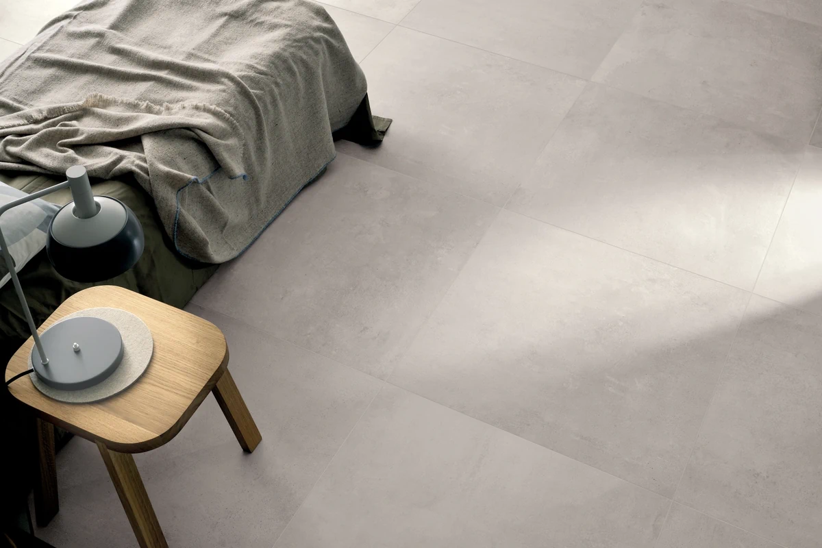 Gres Coem COTTOCEMENTO efekt beton - aranzacja w nowoczesnym salonie