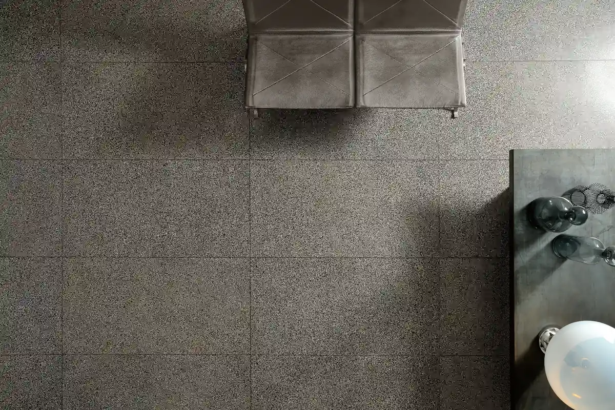 Gres Coem TERRAZZO efekt terrazzo - aranzacja w przestronnym holu