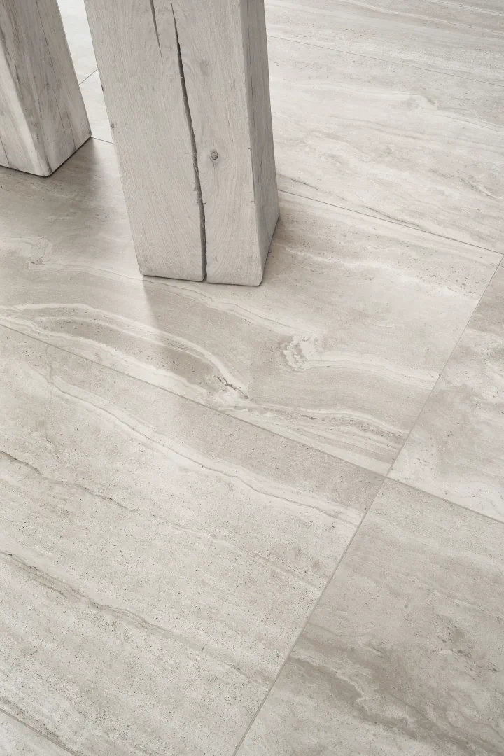 Gres Coem REVERSO2 efekt kamień - aranzacja w eleganckiej lazience