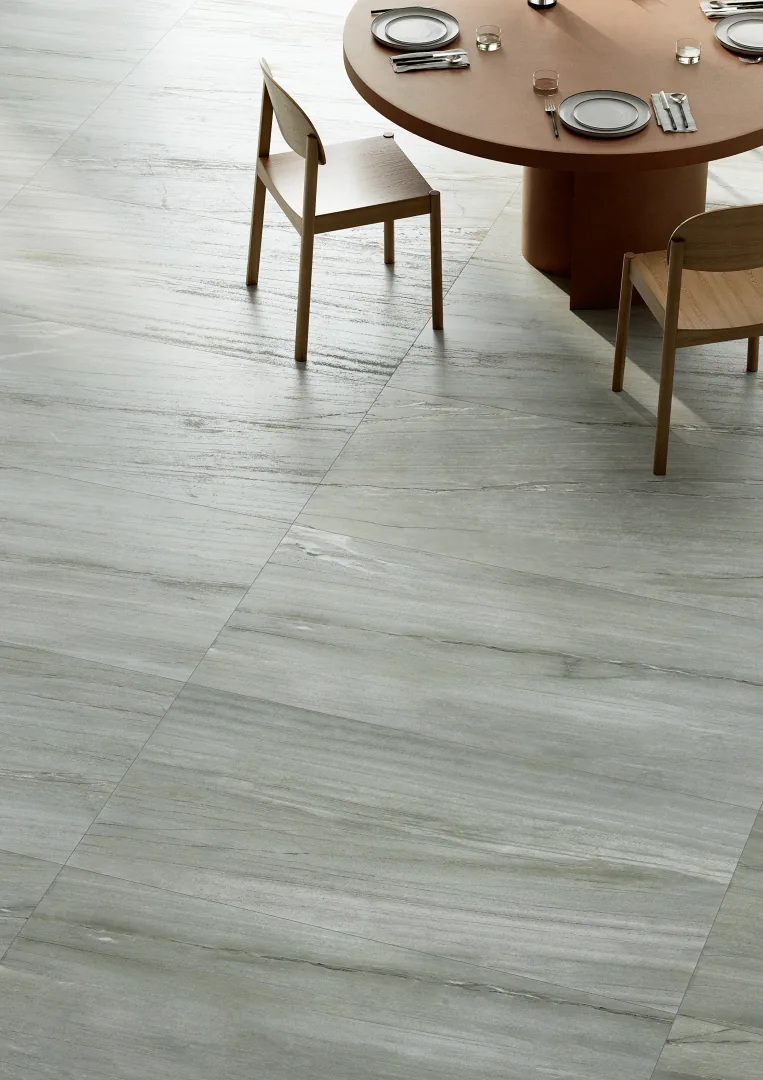 Gres Coem CRYSTAL efekt kamień - aranzacja w eleganckiej lazience