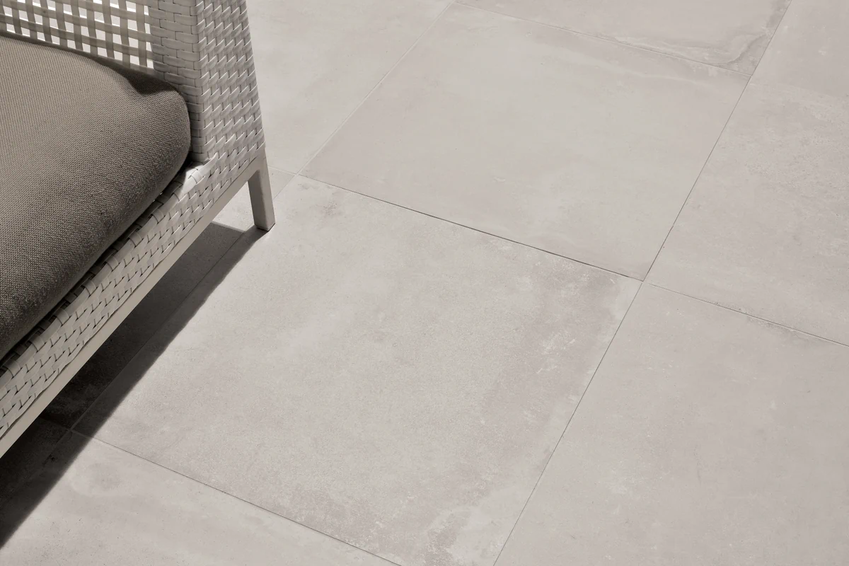 Gres Coem COTTOCEMENTO efekt beton - aranzacja w eleganckiej lazience