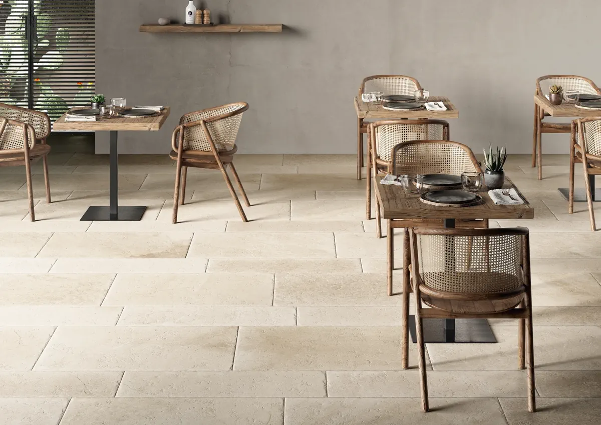 Gres Coem MASSIVE STONE efekt beton, kamień - aranzacja w przestronnym holu