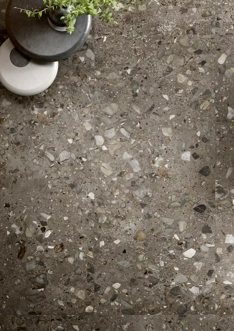 Gres Coem WIDE GRES efekt drewno, kamień, marmur, beton, terrazzo - aranzacja w przy kominku