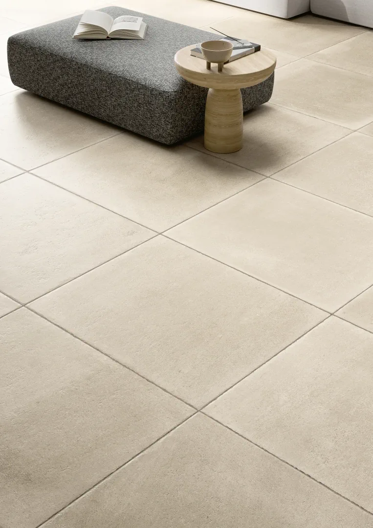 Gres Coem ENGLISH STONE efekt kamień - aranzacja w minimalistycznym wnetrzu